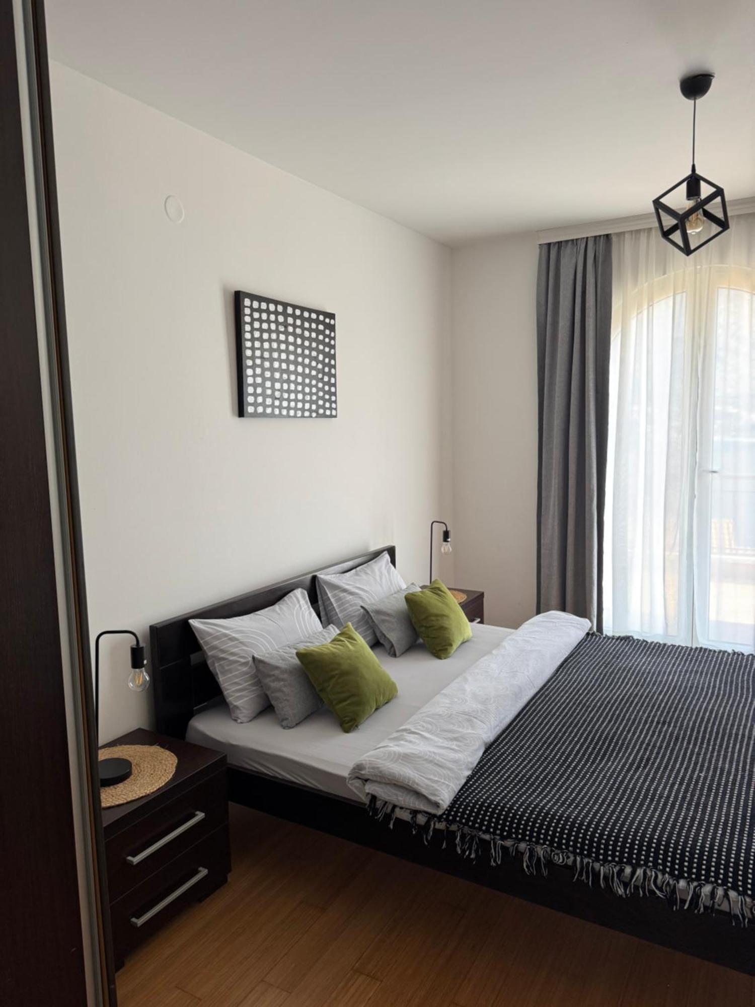 J&M Apartment Kotor Bagian luar foto