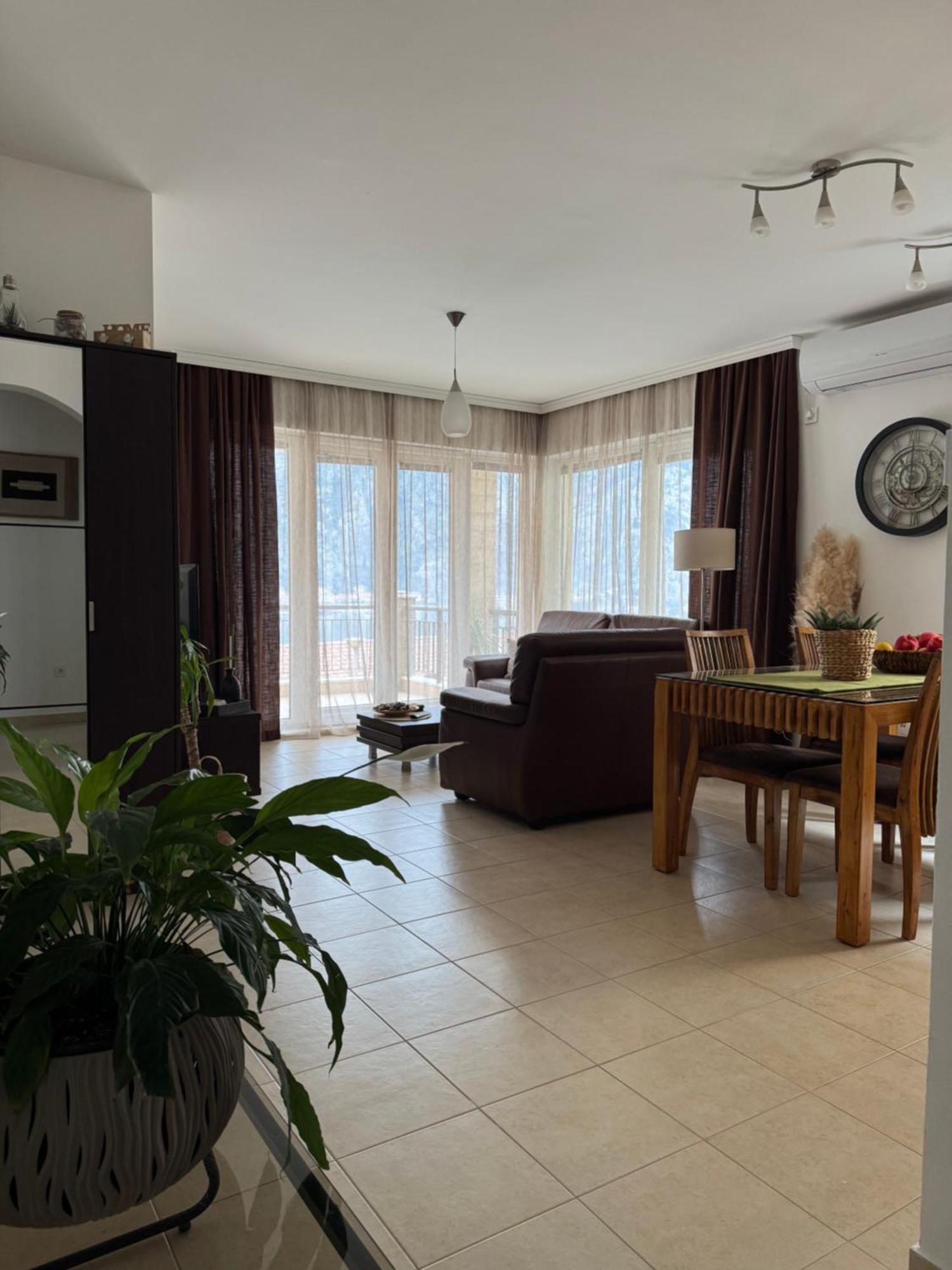 J&M Apartment Kotor Bagian luar foto